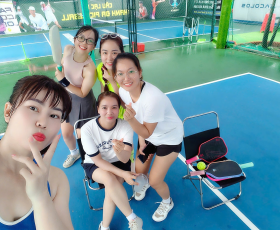 PHỤ NỮ CHƠI PICKLEBALL CŨNG RẤT CHẤT